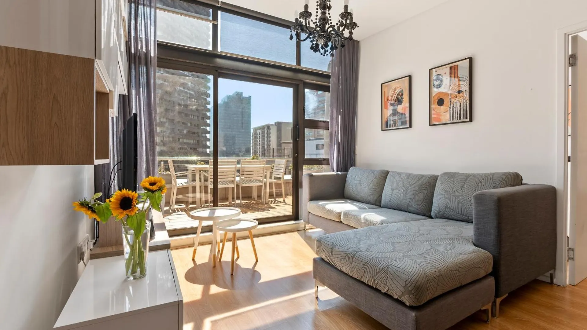 Apartment Cozy 1Bed Plus Study With Backup Power Cape Town