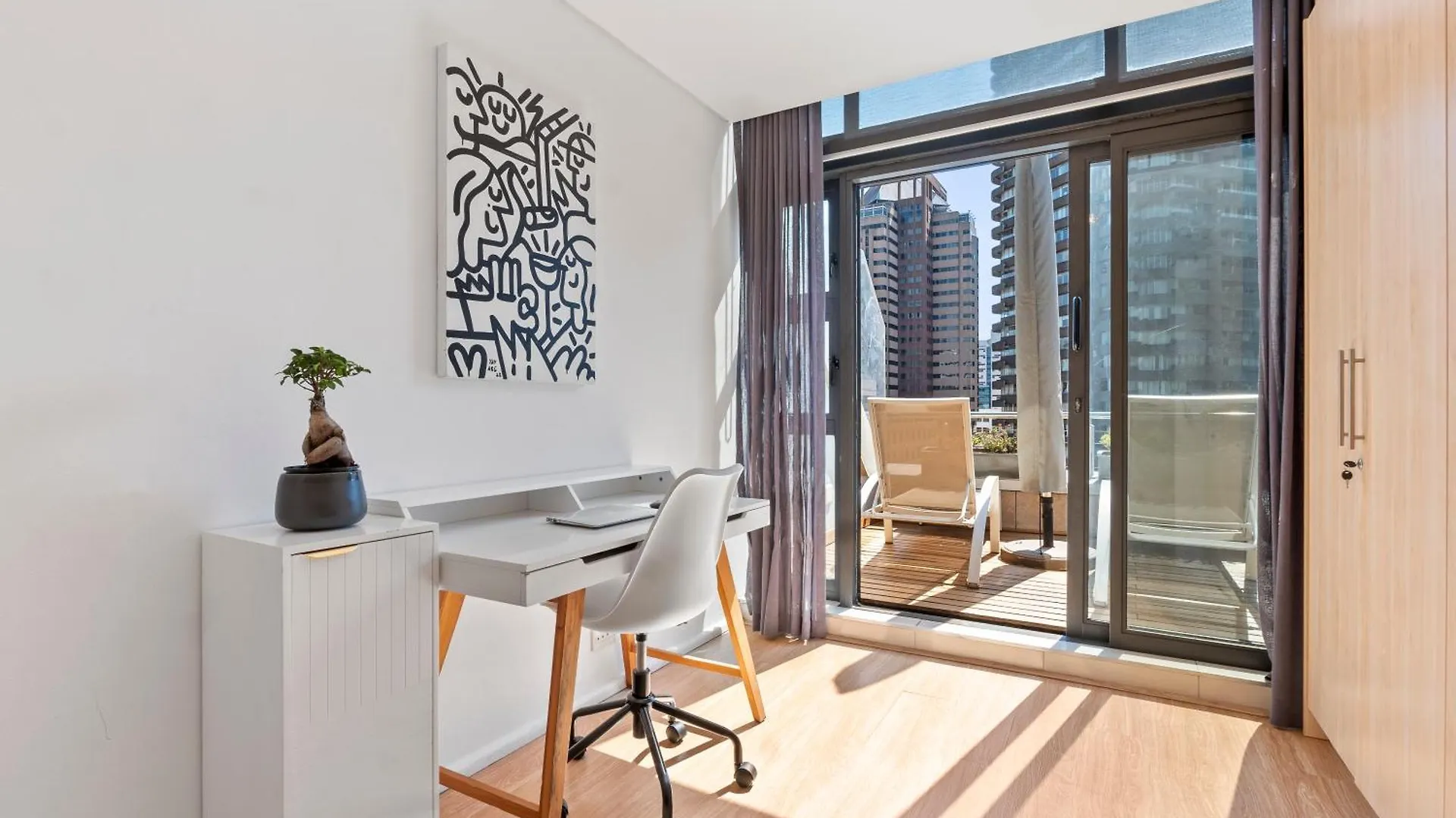 Cozy 1Bed Plus Study With Backup Power Cape Town
