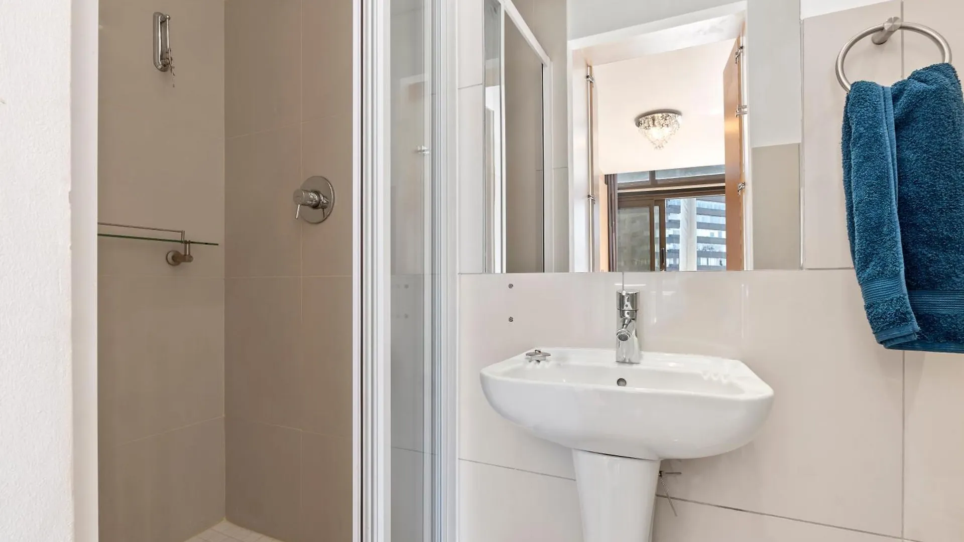 Cozy 1Bed Plus Study With Backup Power Cape Town 0*,  South Africa