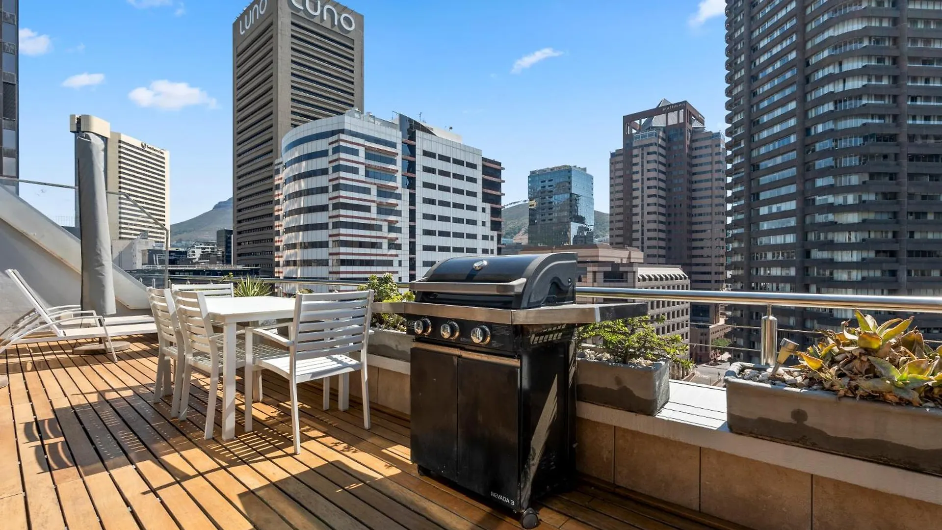 Cozy 1Bed Plus Study With Backup Power Cape Town Apartment
